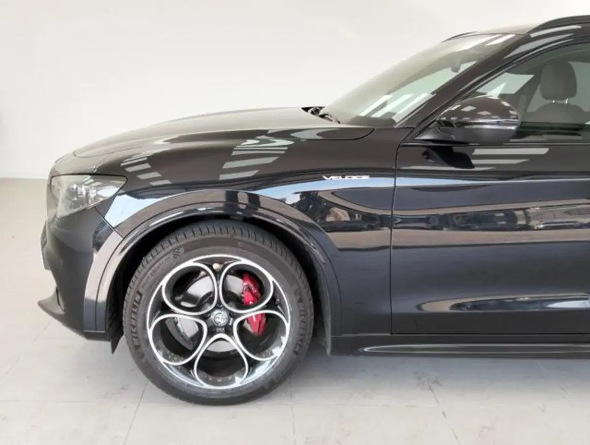 Alfa Romeo Stelvio usata a Como (9)