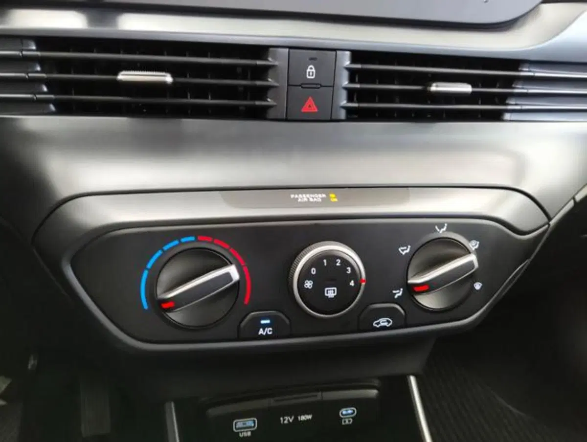 Hyundai i20 nuova a Como (15)
