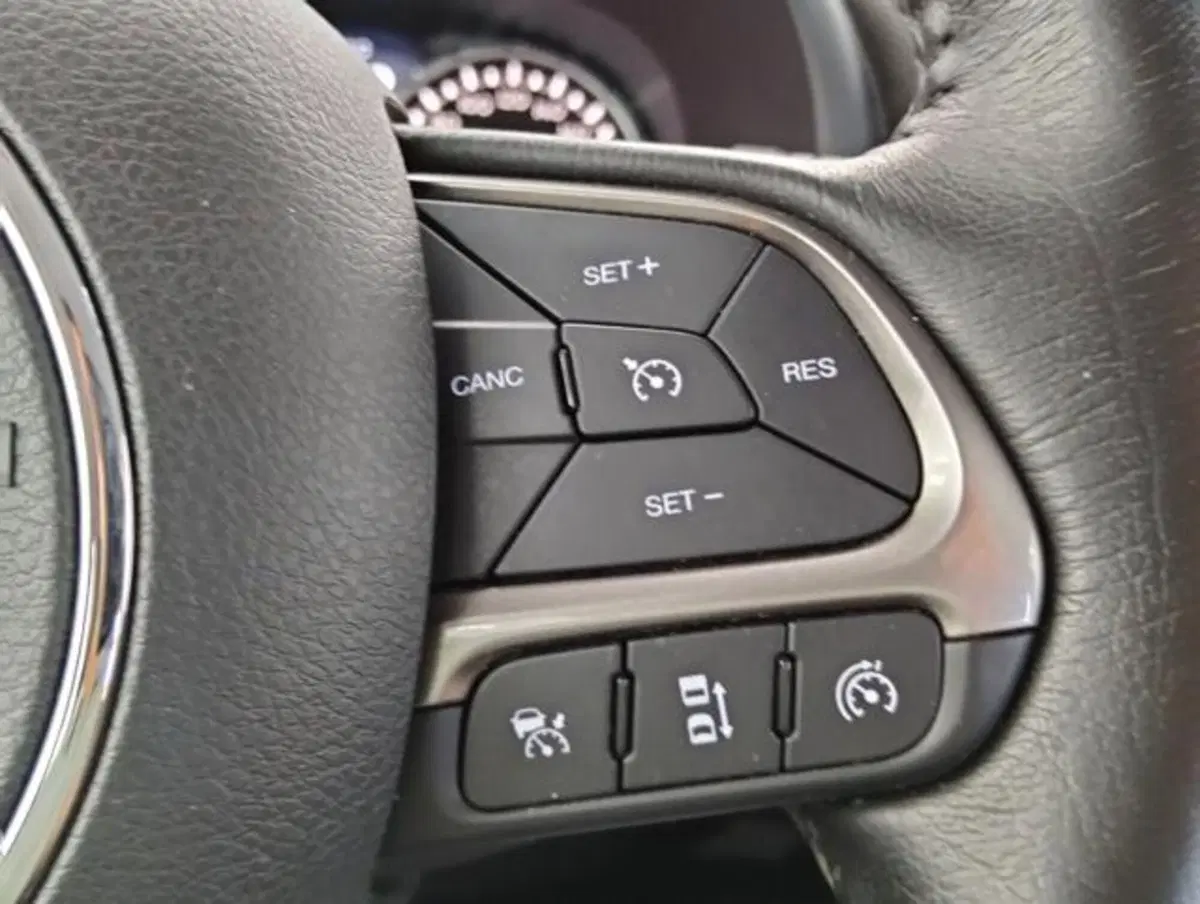 Jeep Renegade usata a Como (11)