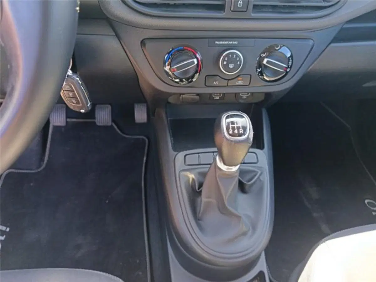 Hyundai i10 usata a Bari (17)