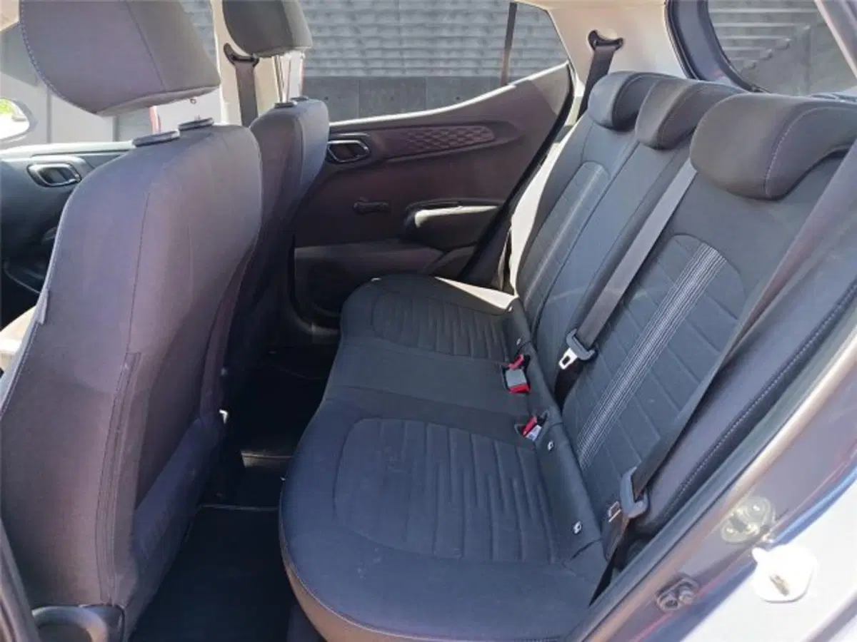 Hyundai i10 usata a Bari (19)