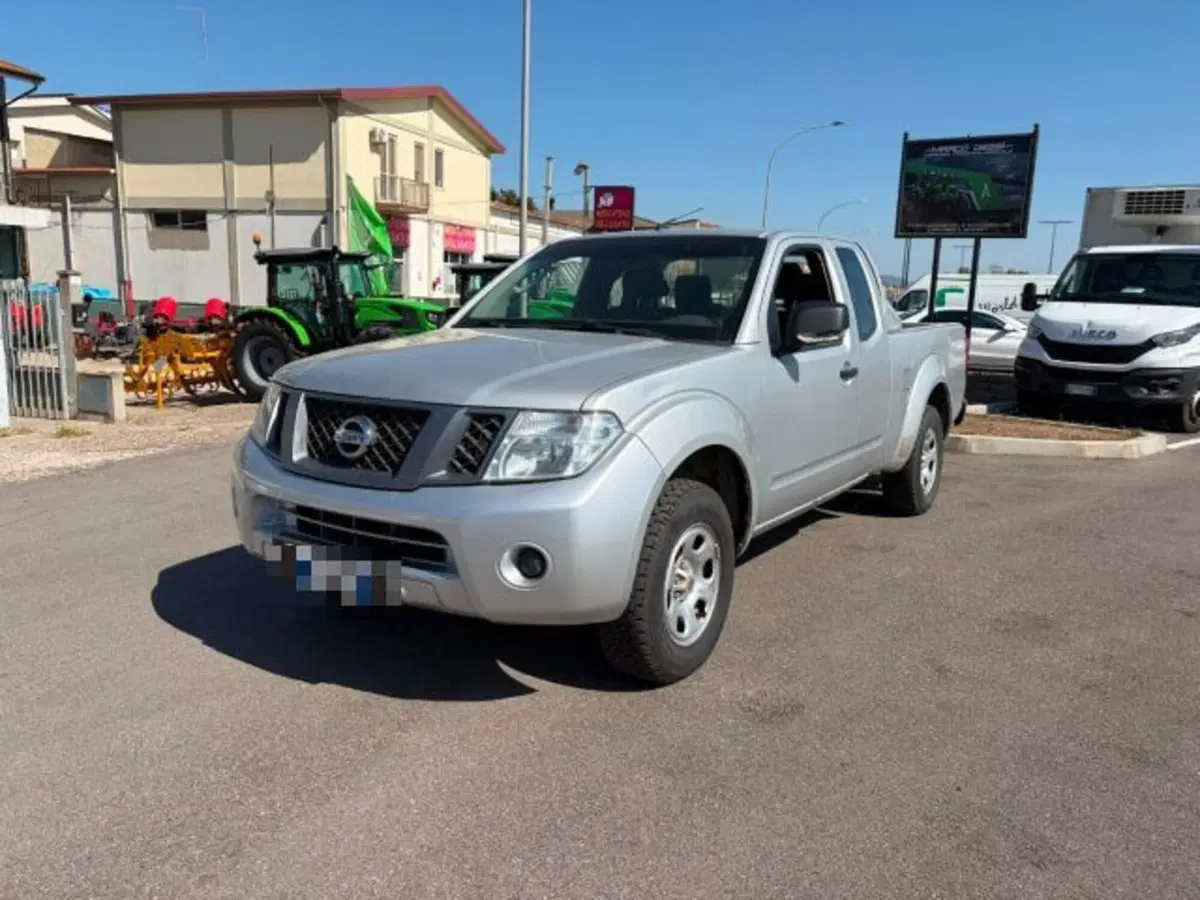 Nissan Navara usata a Sassari