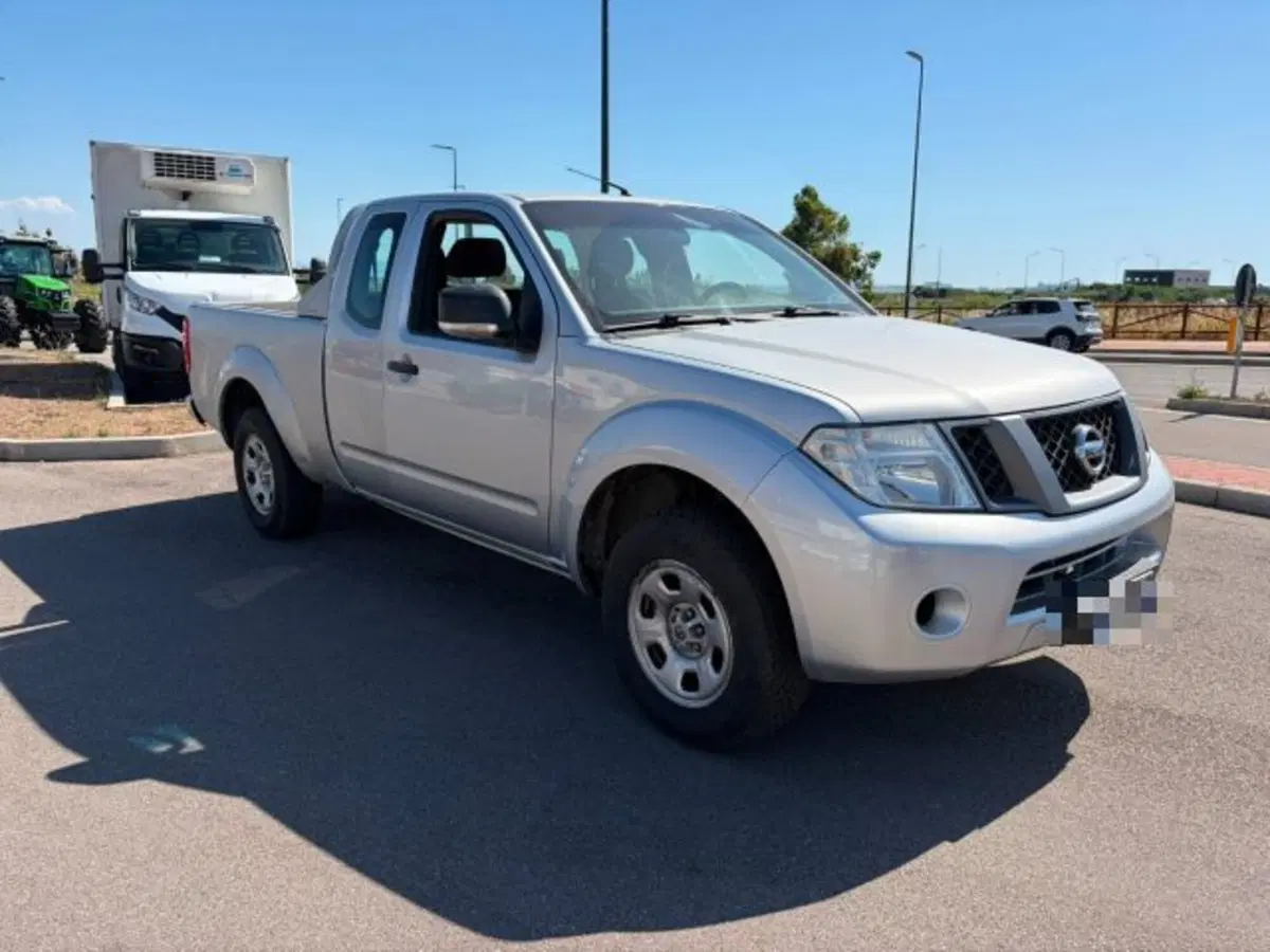 Nissan Navara usata a Sassari (2)