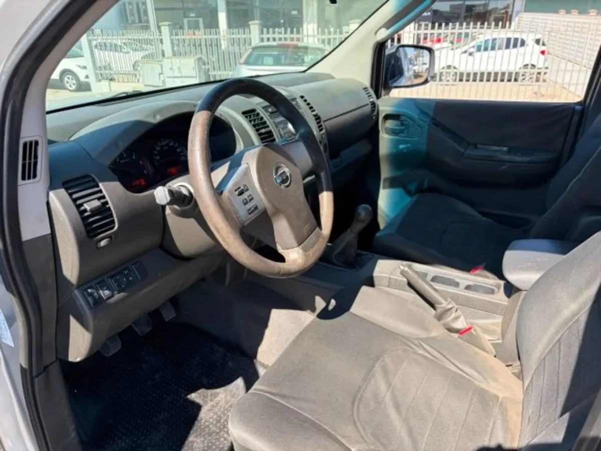 Nissan Navara usata a Sassari (5)