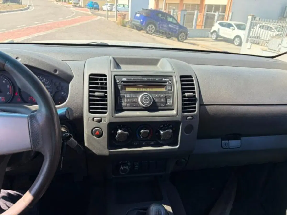 Nissan Navara usata a Sassari (6)