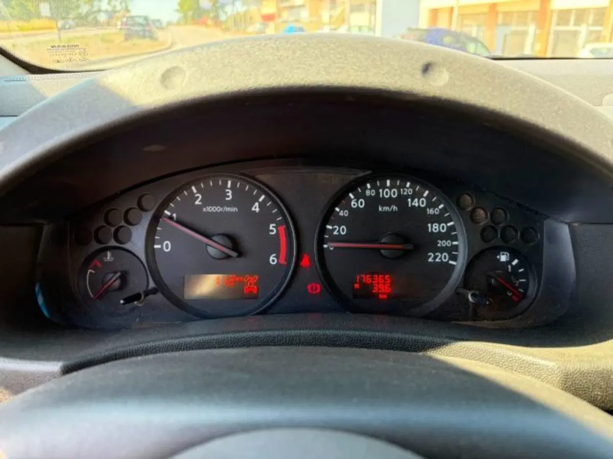 Nissan Navara usata a Sassari (8)