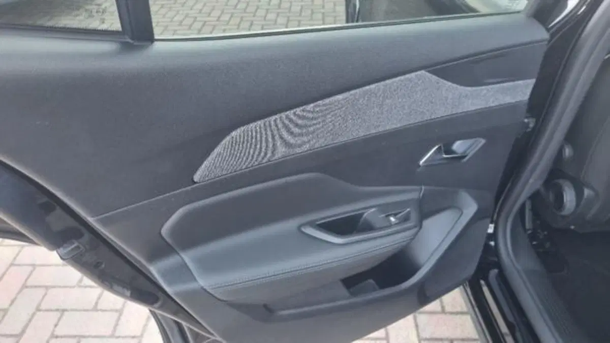 Peugeot 408 usata a Savona (11)