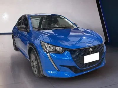 Peugeot 208 motore elettrico 136 CV 5 porte Allure Pack del 2022 usata a Torino