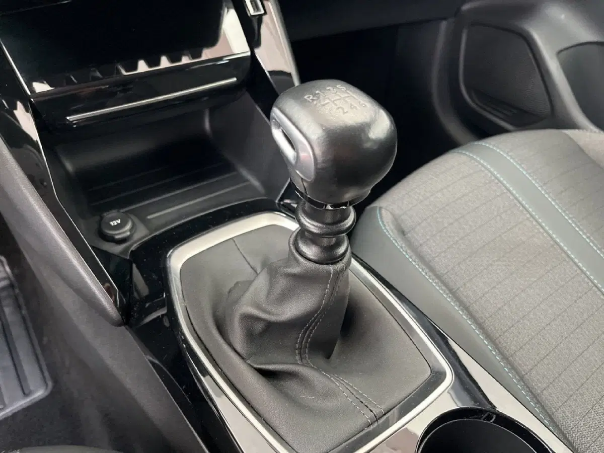 Peugeot 208 usata a Torino (12)
