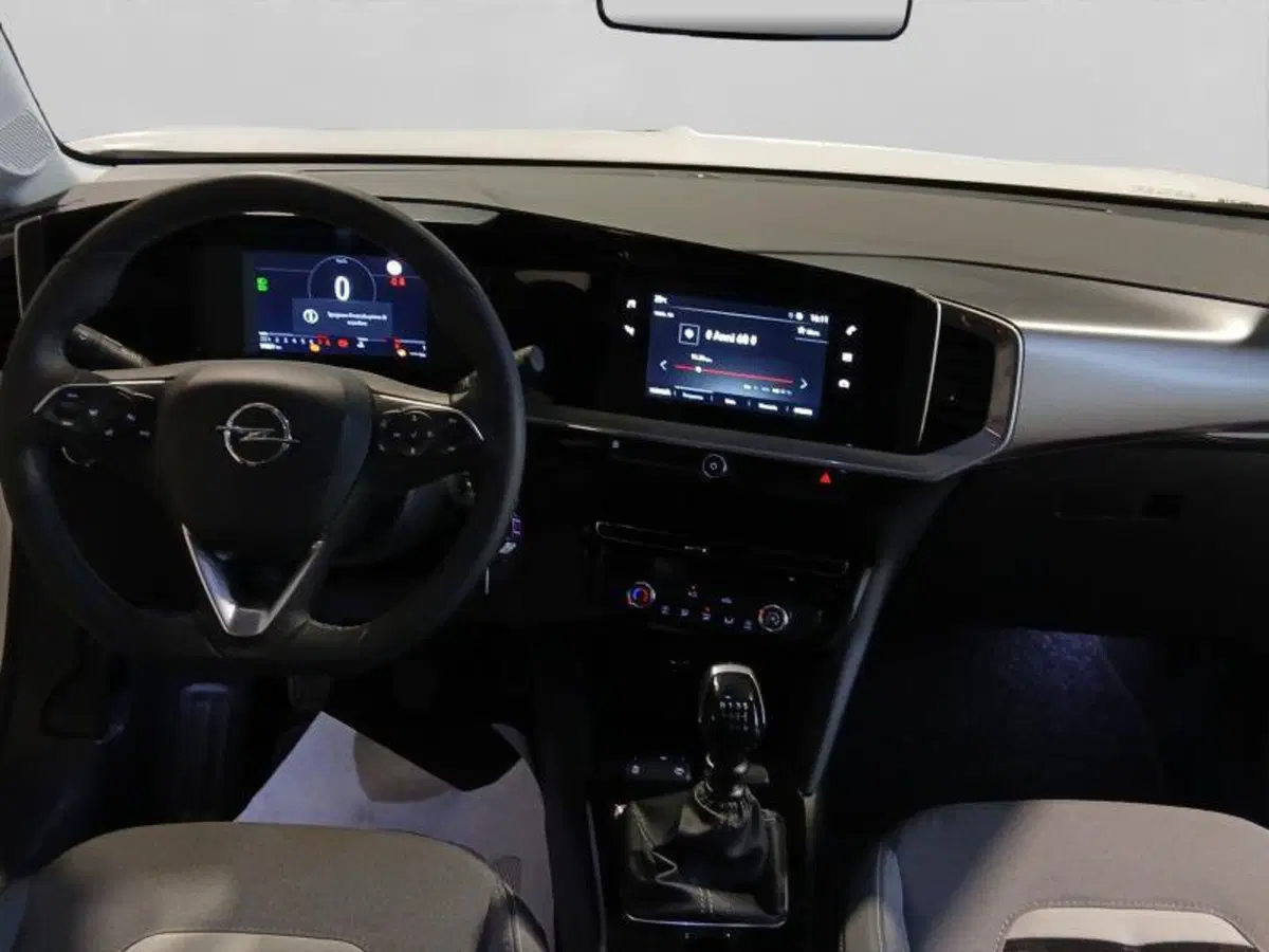 Opel Mokka usata a Genova (16)