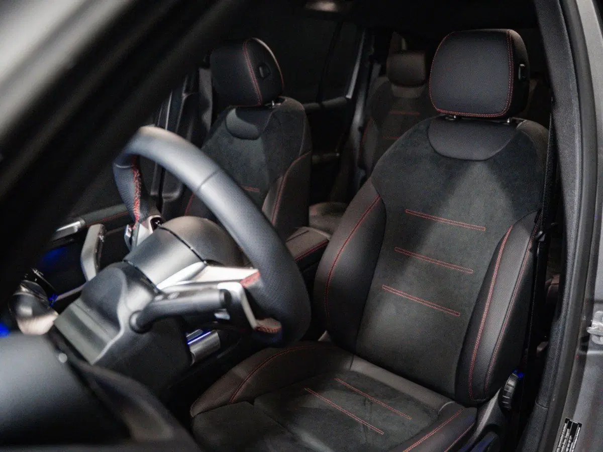 Mercedes-Benz GLB nuova a Ancona (17)