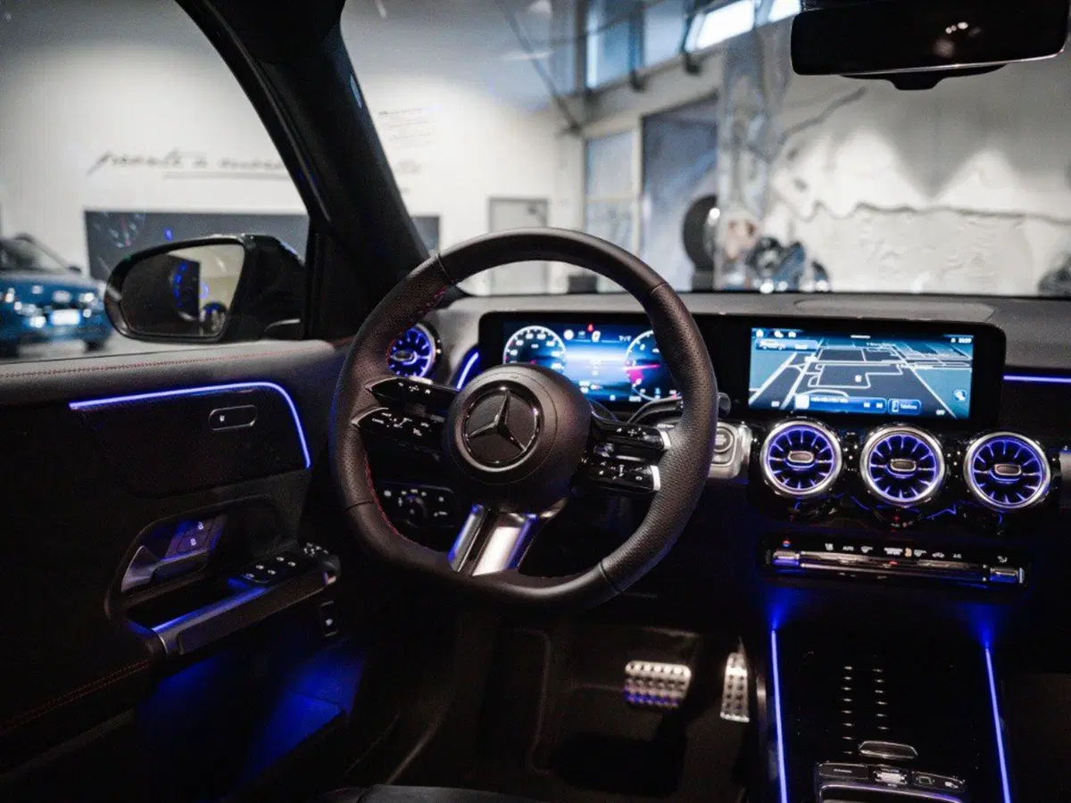 Mercedes-Benz GLB nuova a Ancona (20)