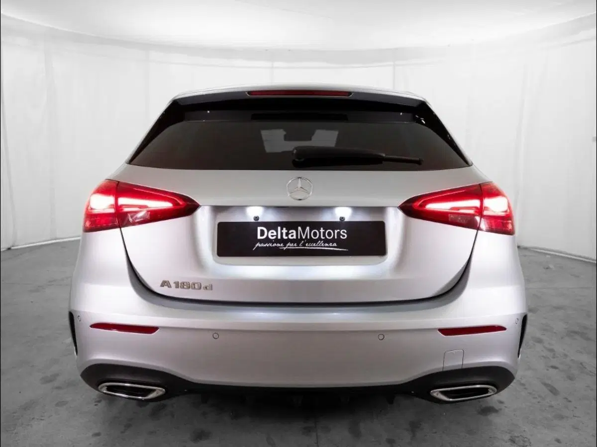 Mercedes-Benz Classe A Sedan nuova a Ancona (3)