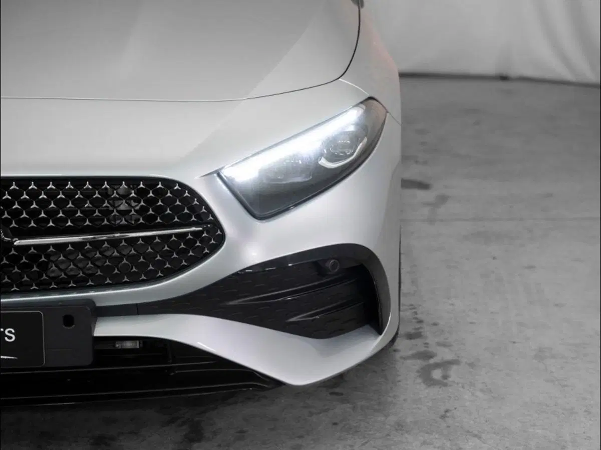 Mercedes-Benz Classe A Sedan nuova a Ancona (6)