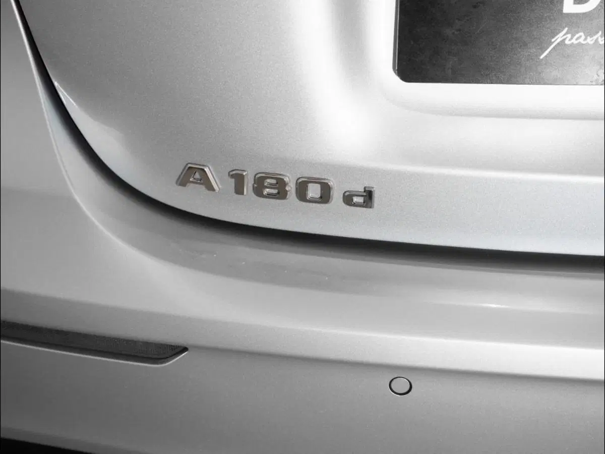 Mercedes-Benz Classe A Sedan nuova a Ancona (9)