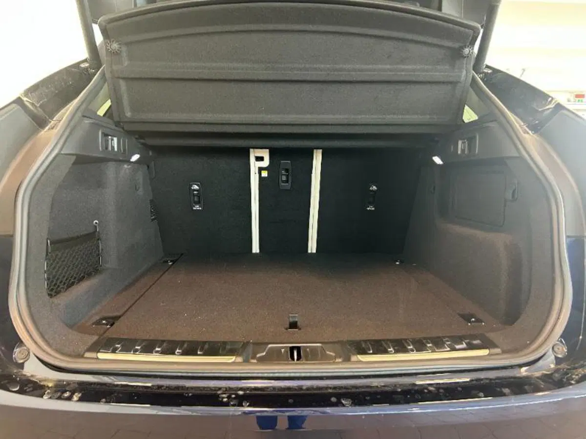 Jaguar F-Pace usata a Venezia (14)
