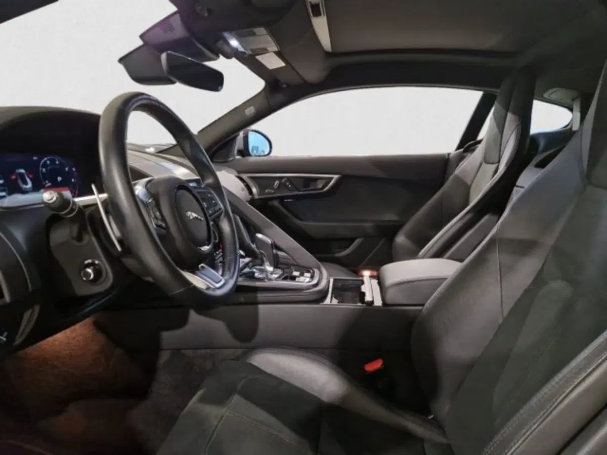 Jaguar F-Type Coupé usata a Livorno (13)