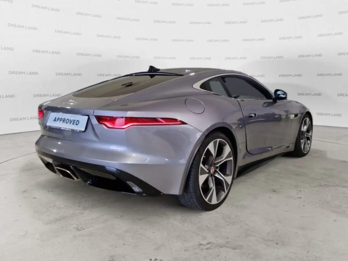 Jaguar F-Type Coupé usata a Livorno (2)