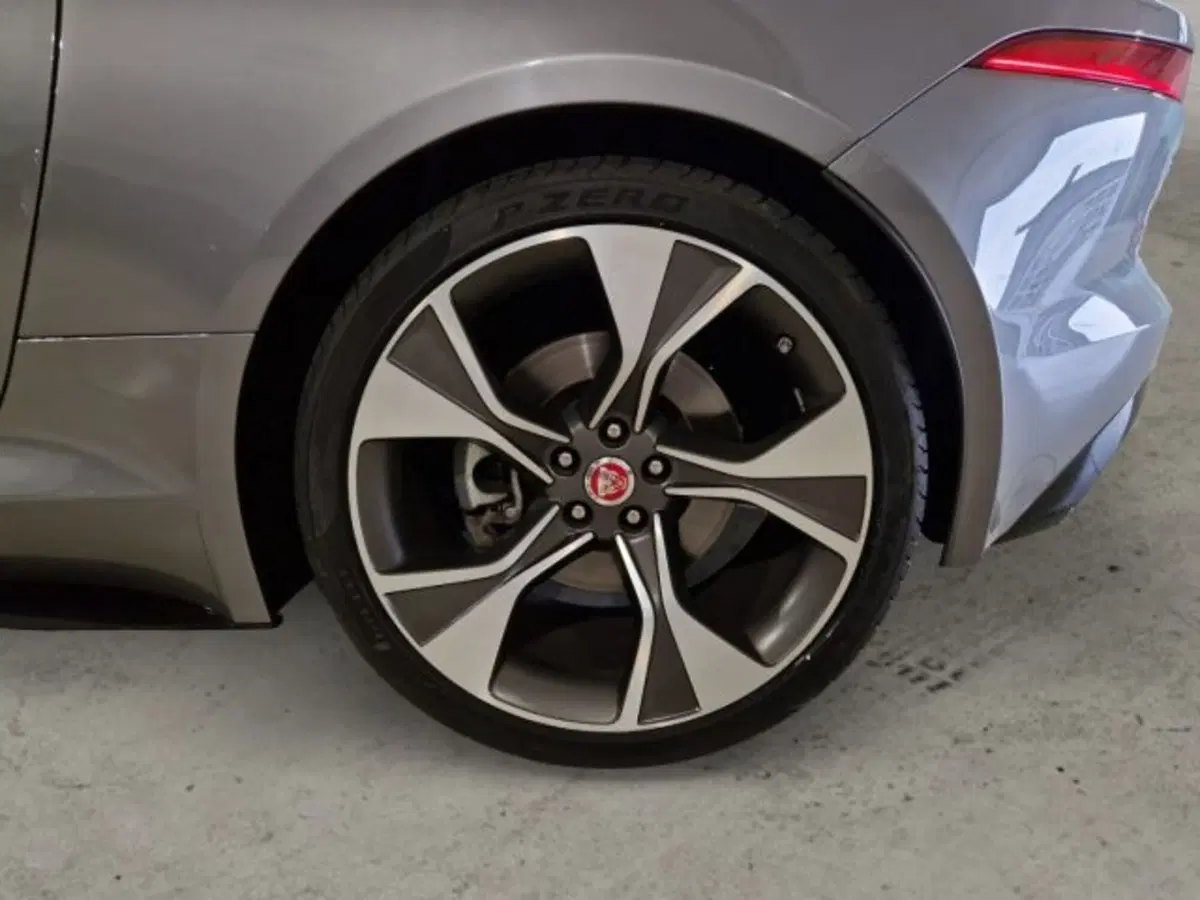 Jaguar F-Type Coupé usata a Livorno (9)
