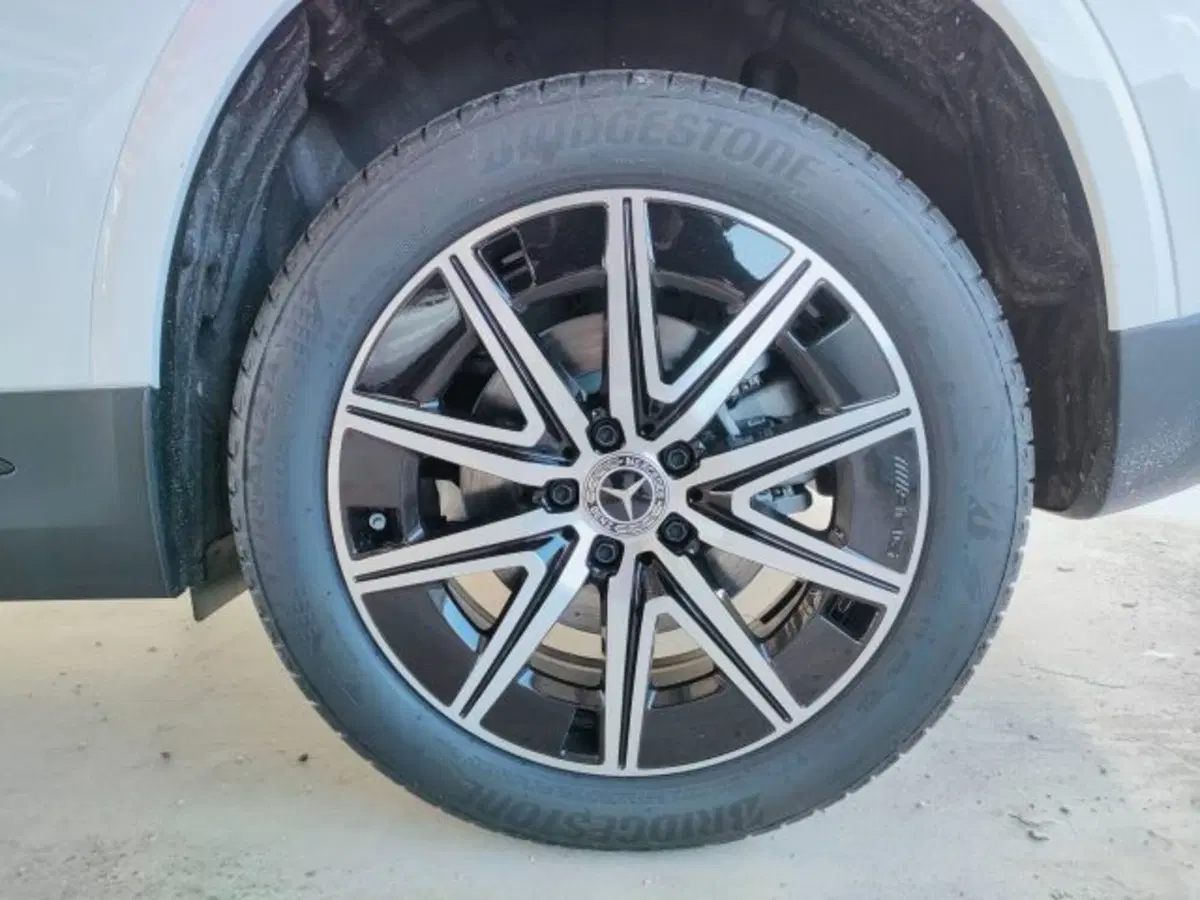Mercedes-Benz EQA nuova a Teramo (8)