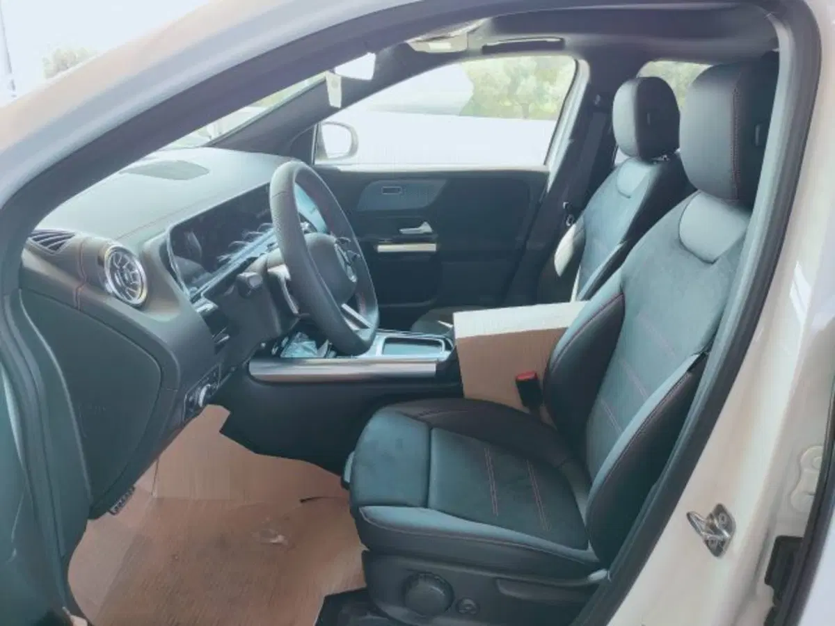 Mercedes-Benz EQA nuova a Teramo (9)