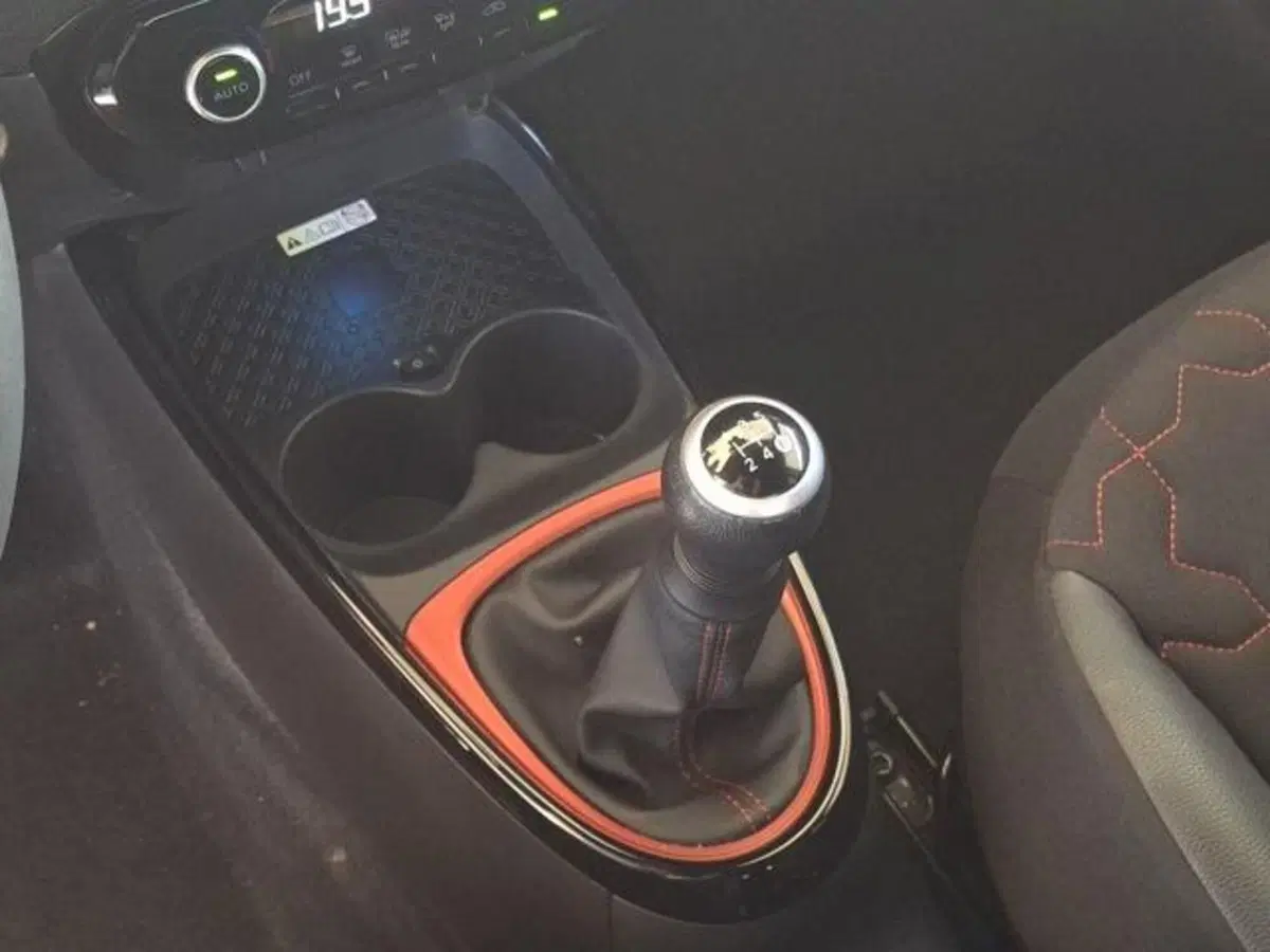Toyota Aygo X usata a Roma (16)