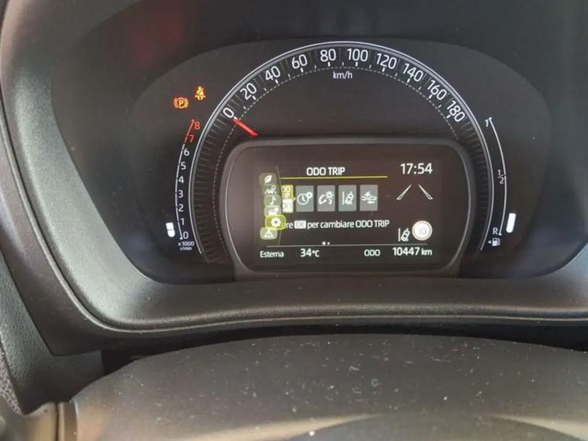 Toyota Aygo X usata a Roma (9)