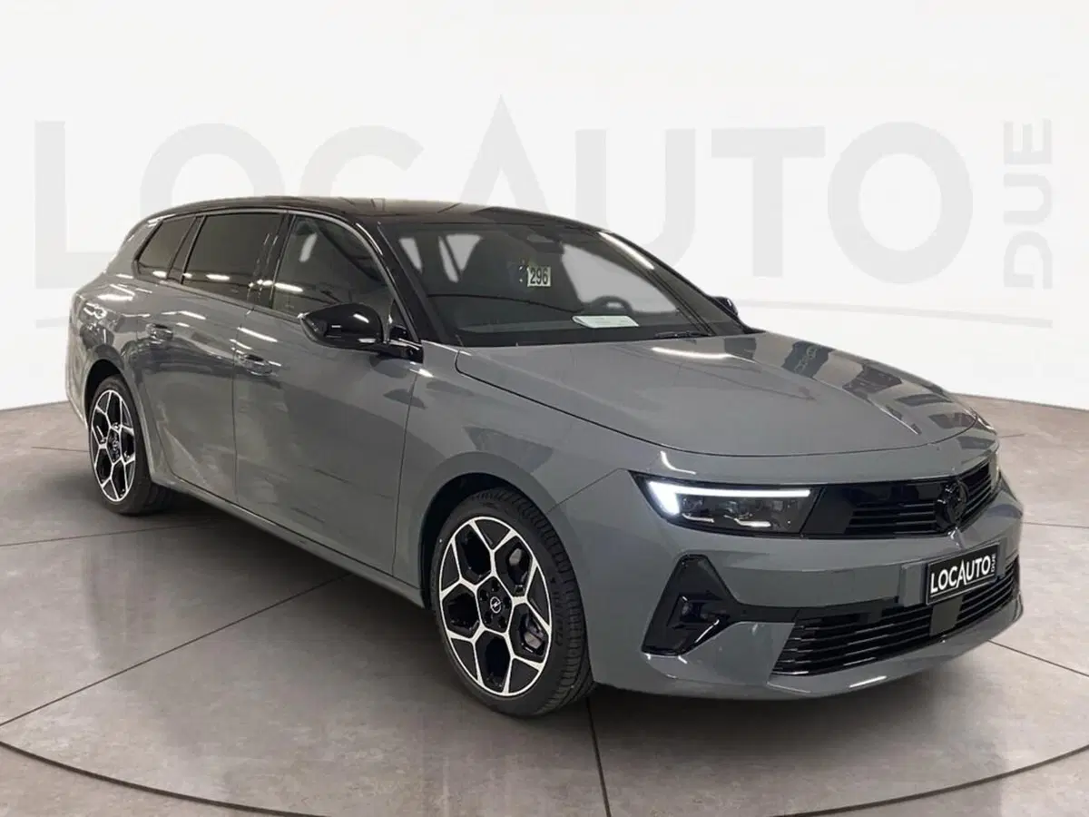 Opel Astra Station Wagon nuova a Torino (3)