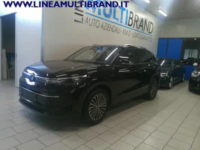 Volkswagen Tiguan 1.5 etsi Edition 130cv dsg del 2025 usata a Piacenza
