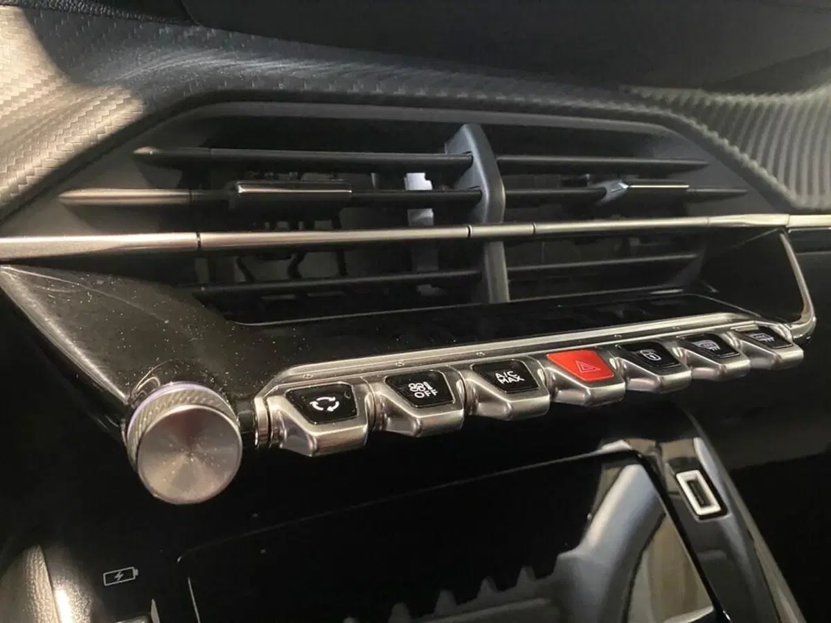Peugeot 208 usata a Torino (11)