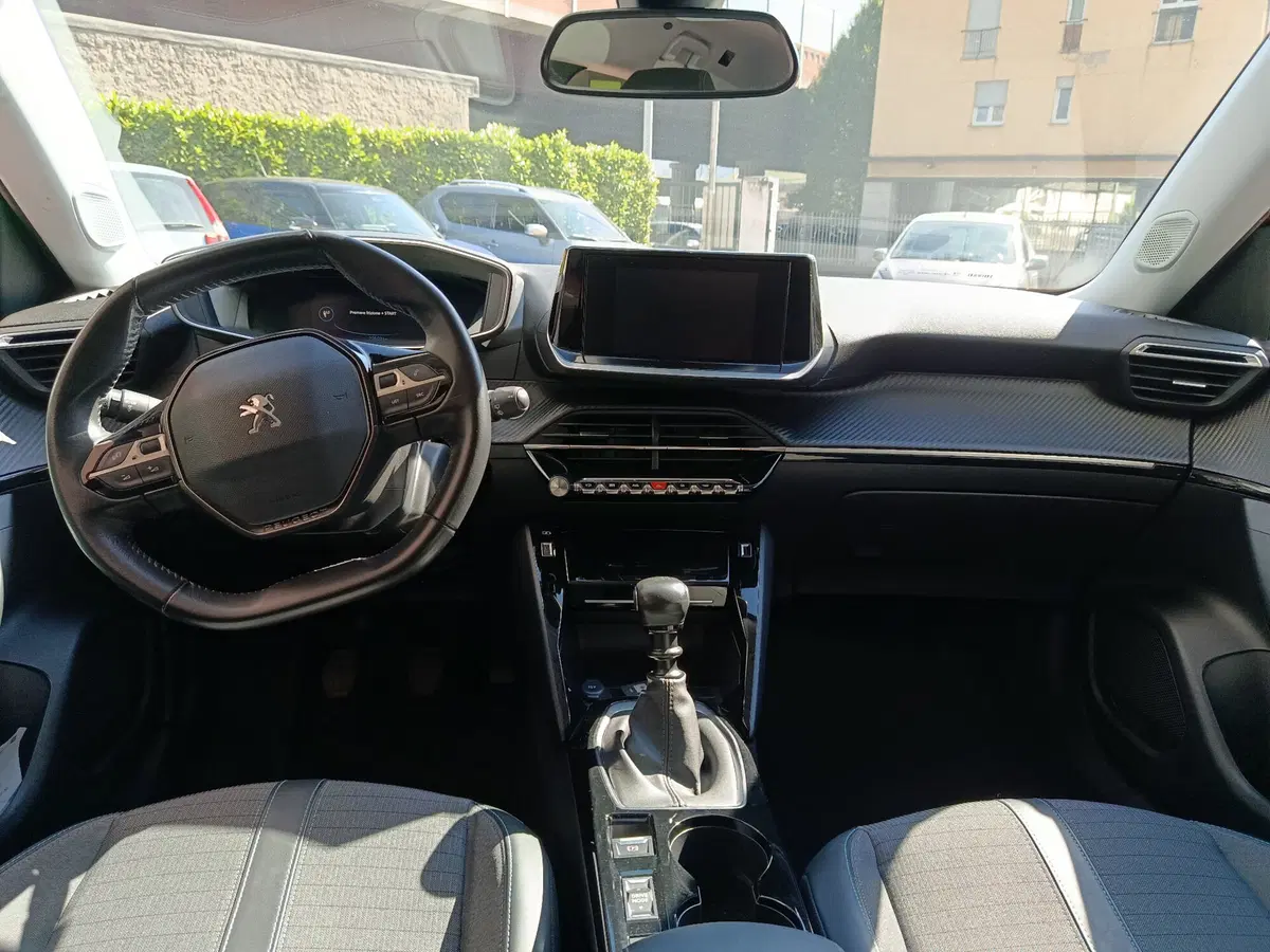Peugeot 2008 usata a Lecco (12)