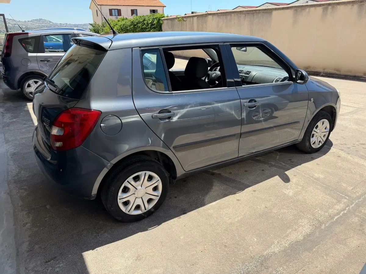 Skoda Fabia usata a Agrigento (4)