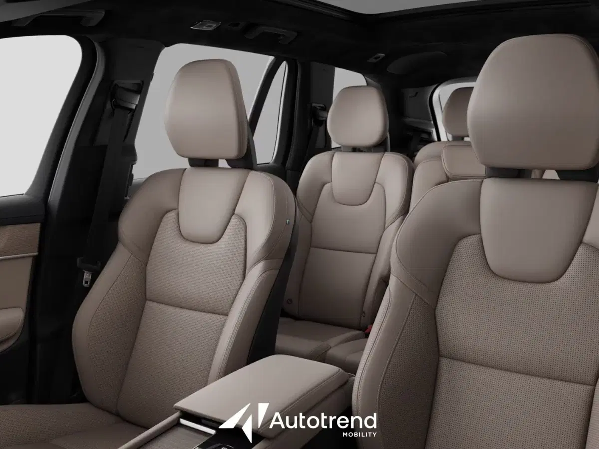 Volvo XC90 usata a Bari (10)