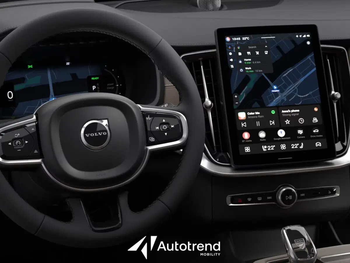 Volvo XC90 usata a Bari (13)