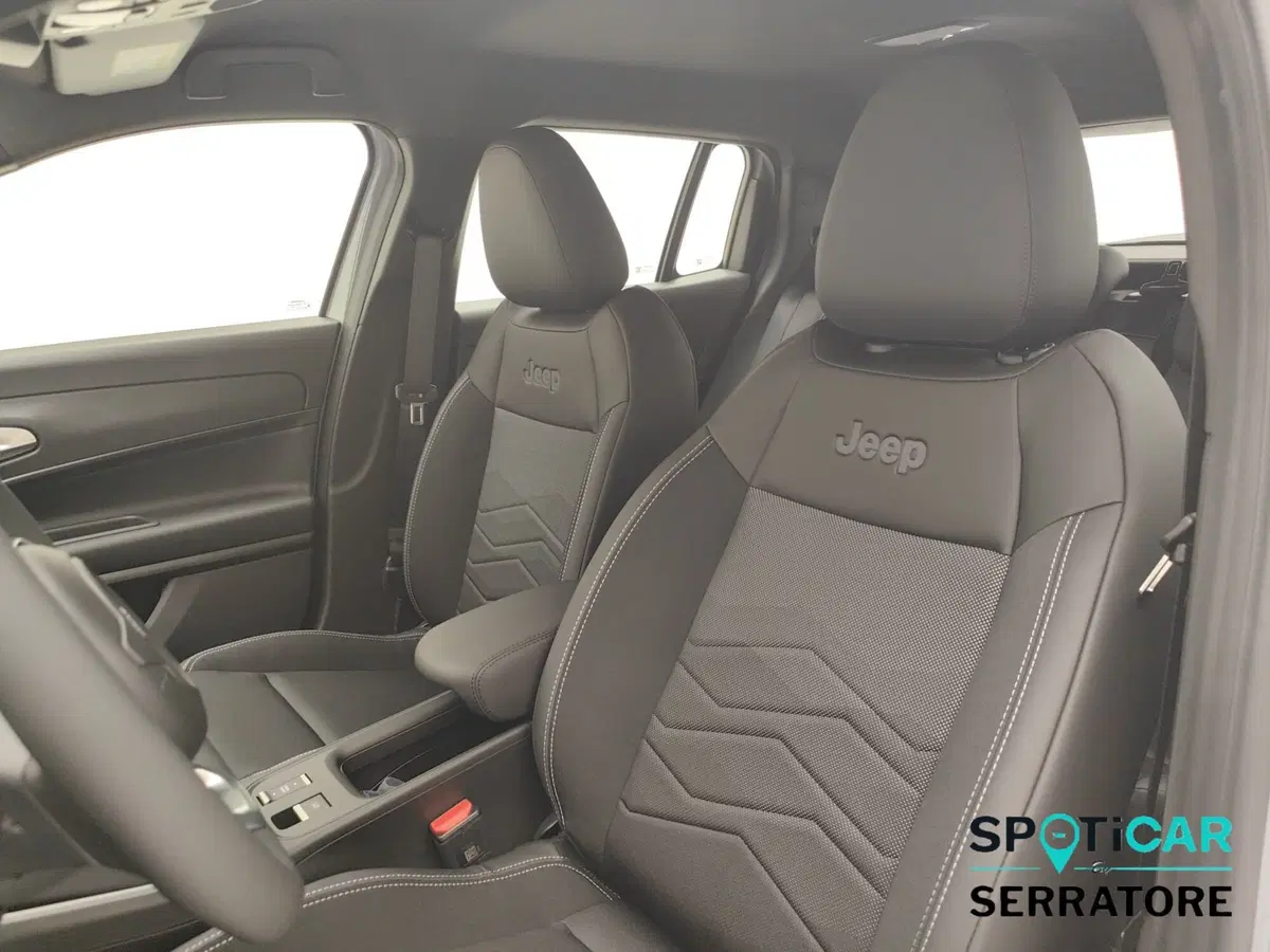 Jeep Avenger nuova a Como (11)
