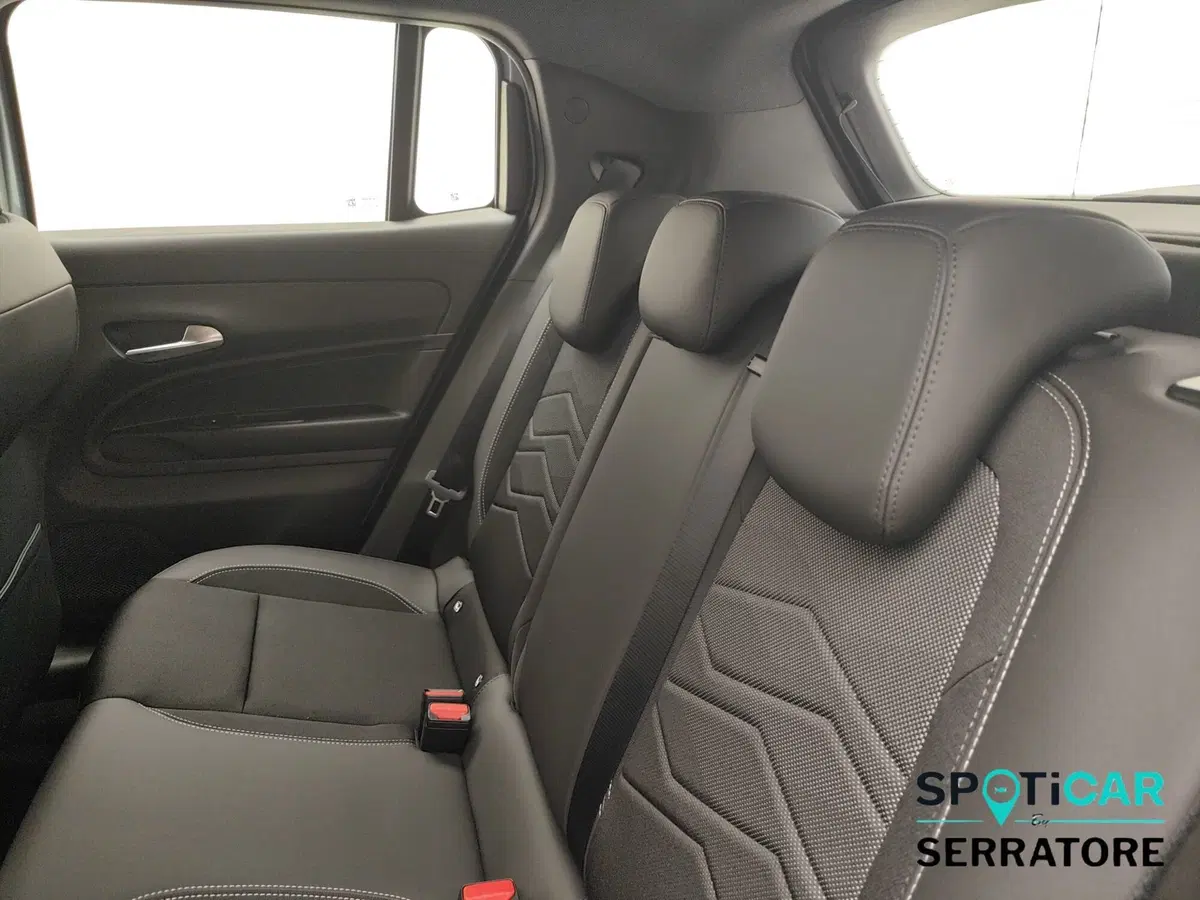 Jeep Avenger nuova a Como (12)