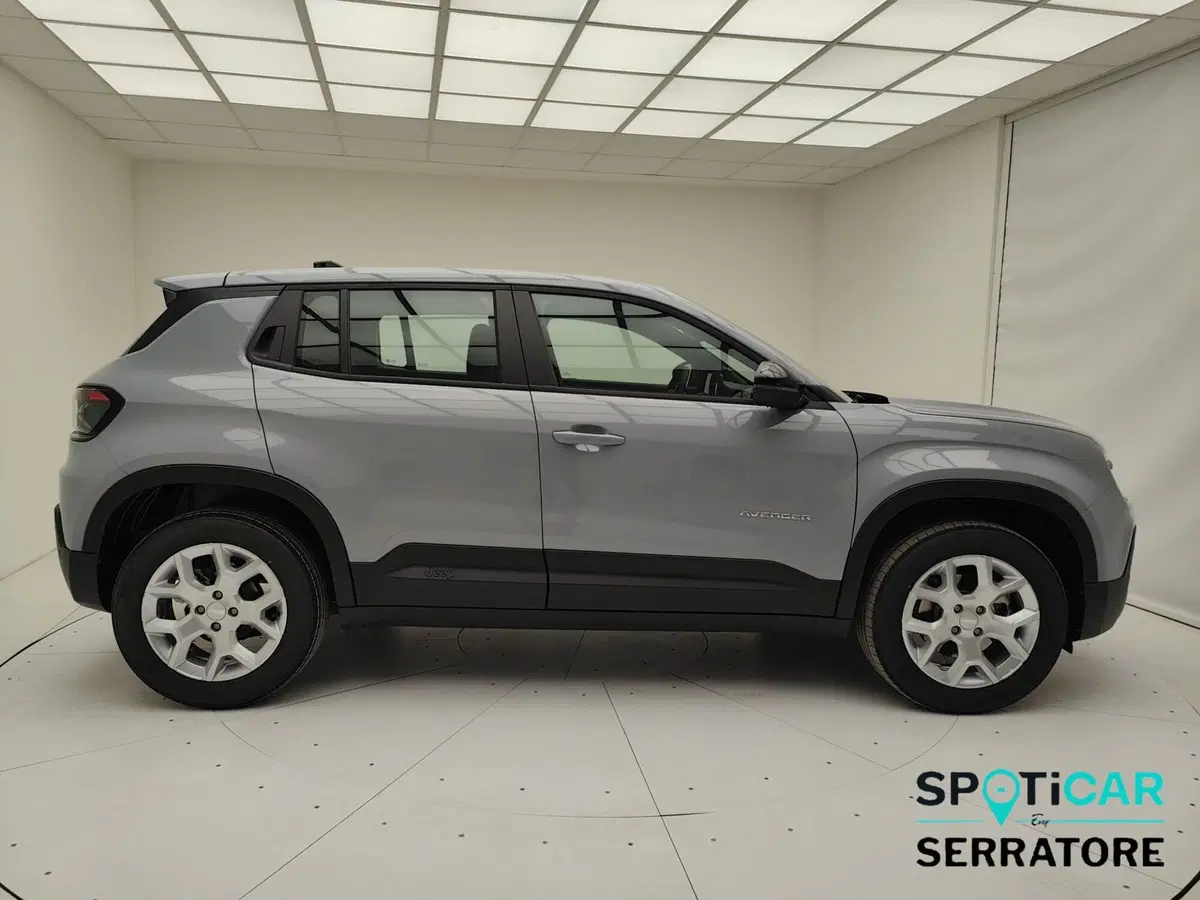 Jeep Avenger nuova a Como (19)