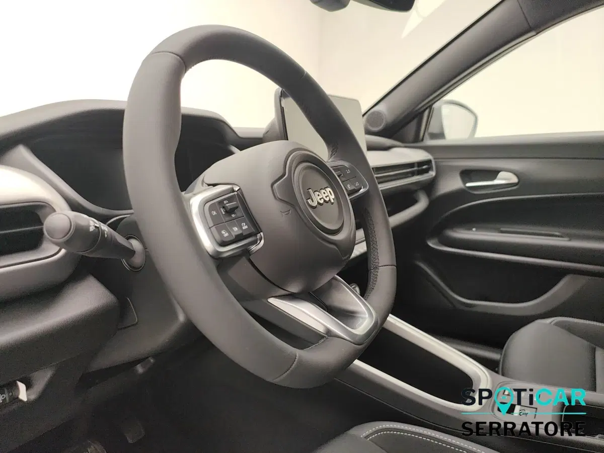 Jeep Avenger nuova a Como (8)