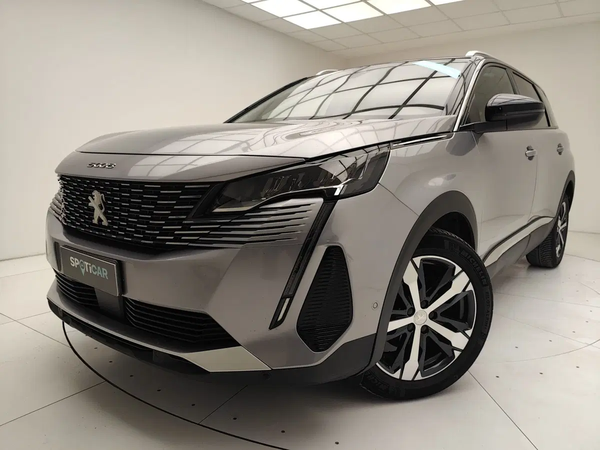 Peugeot 5008 usata a Como