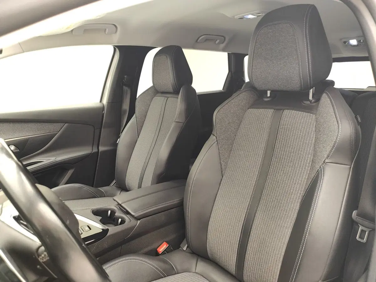 Peugeot 5008 usata a Como (12)