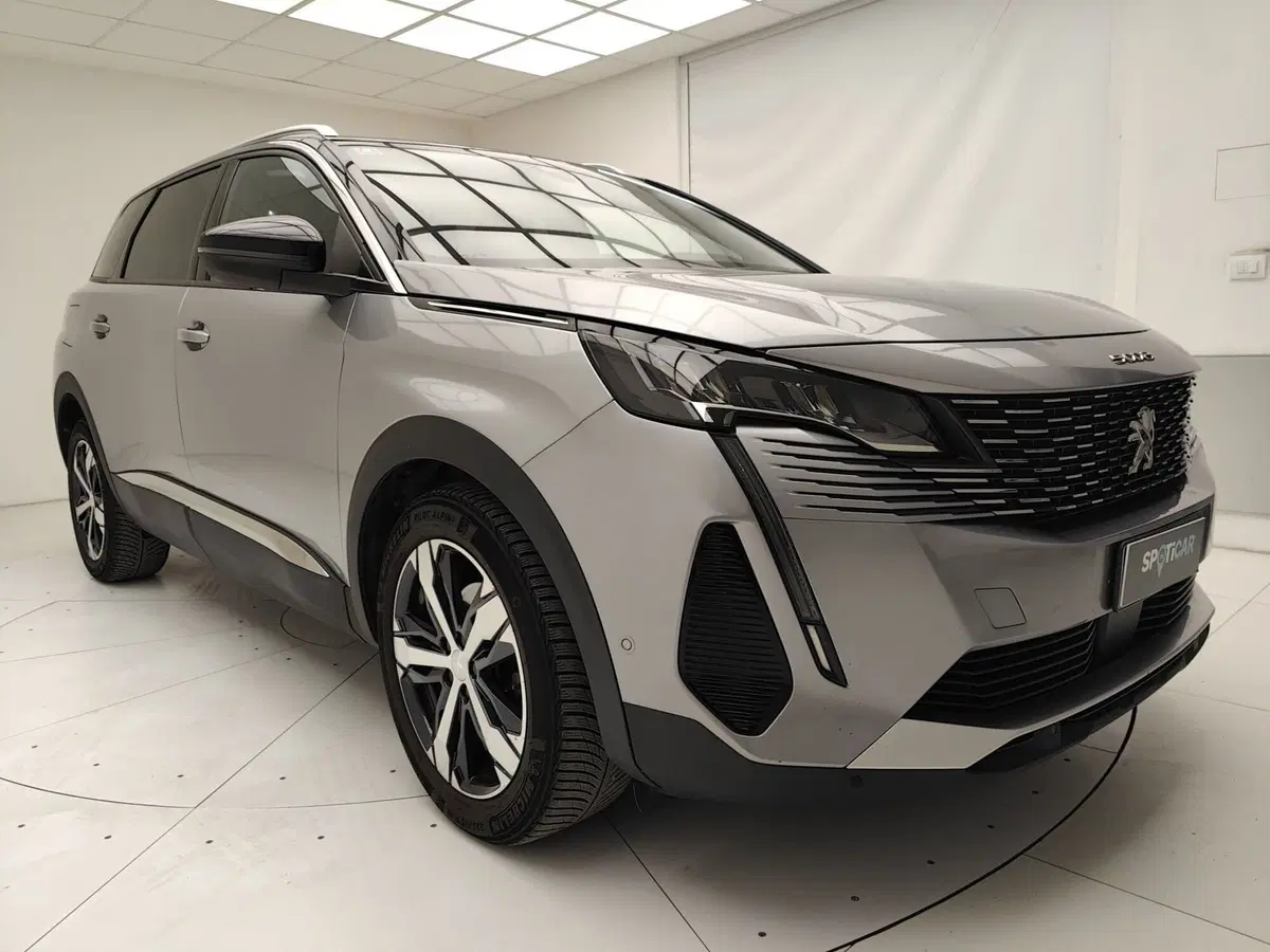 Peugeot 5008 usata a Como (3)