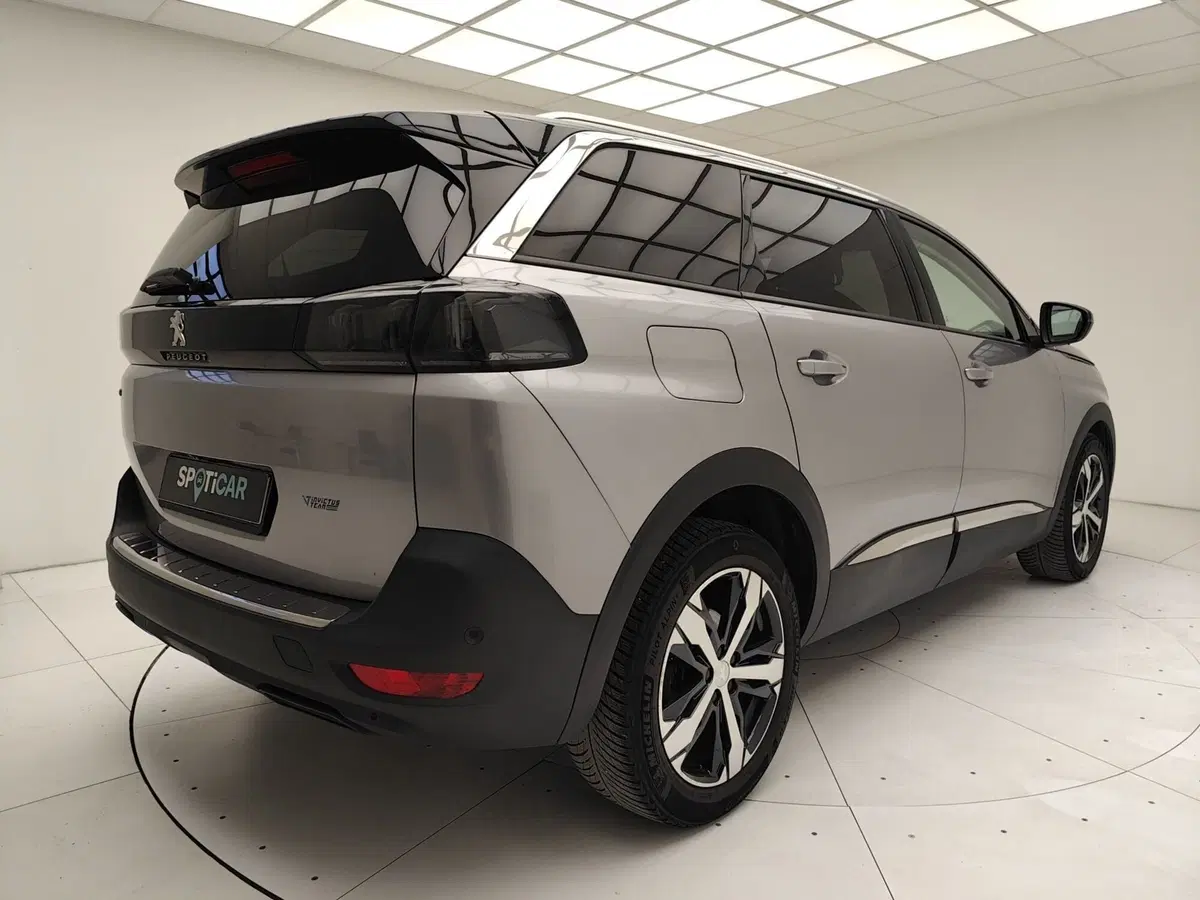 Peugeot 5008 usata a Como (6)