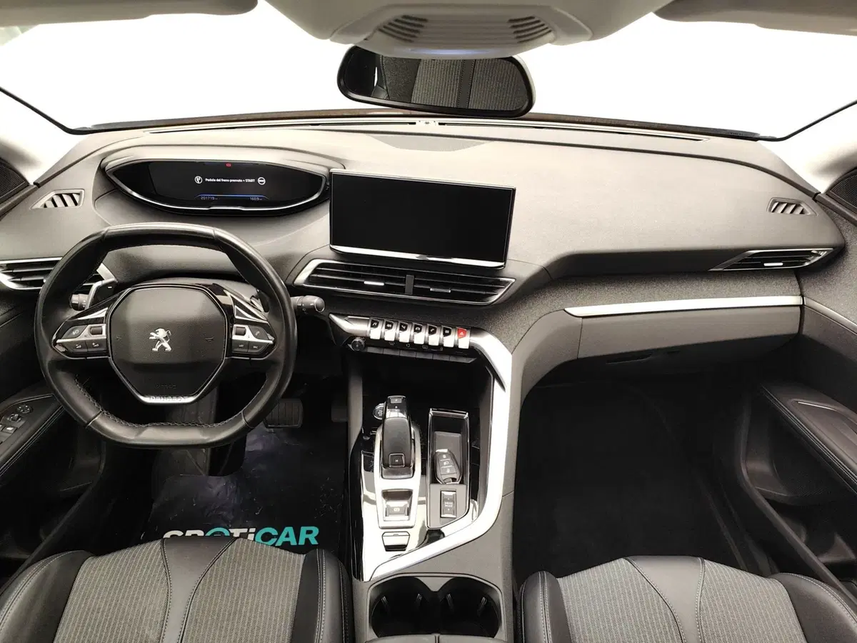 Peugeot 5008 usata a Como (7)