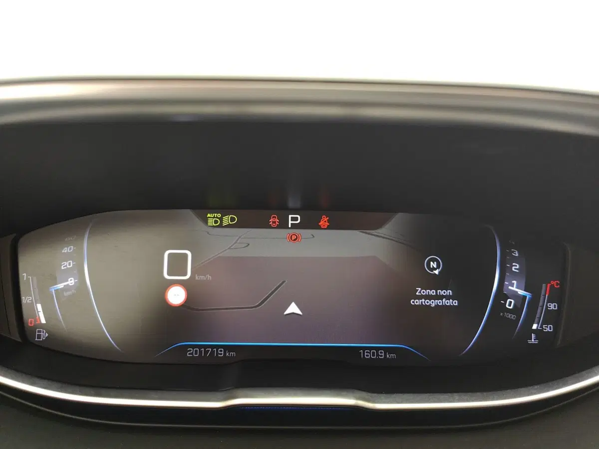 Peugeot 5008 usata a Como (8)