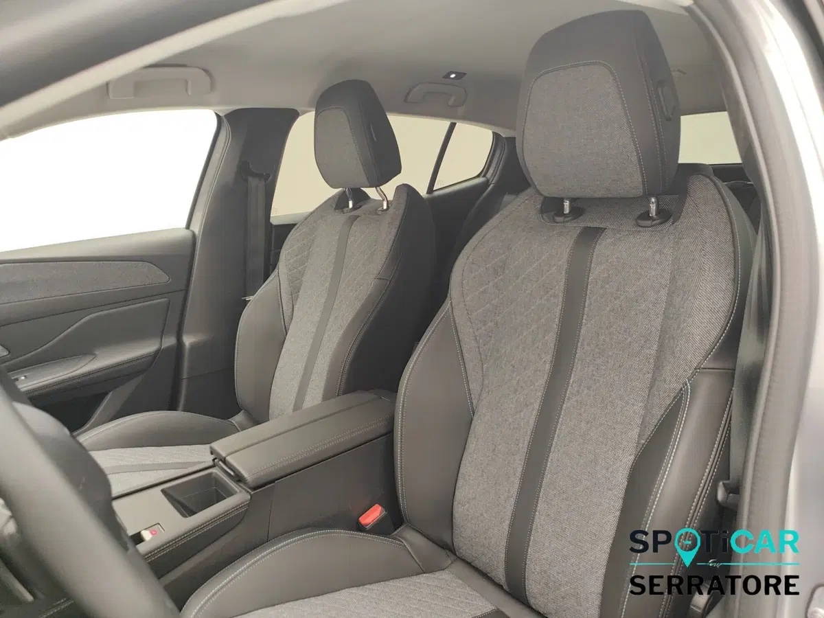 Peugeot 408 nuova a Como (11)
