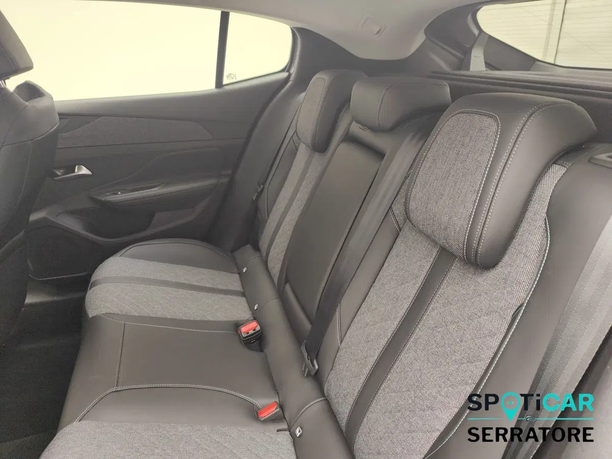 Peugeot 408 nuova a Como (12)