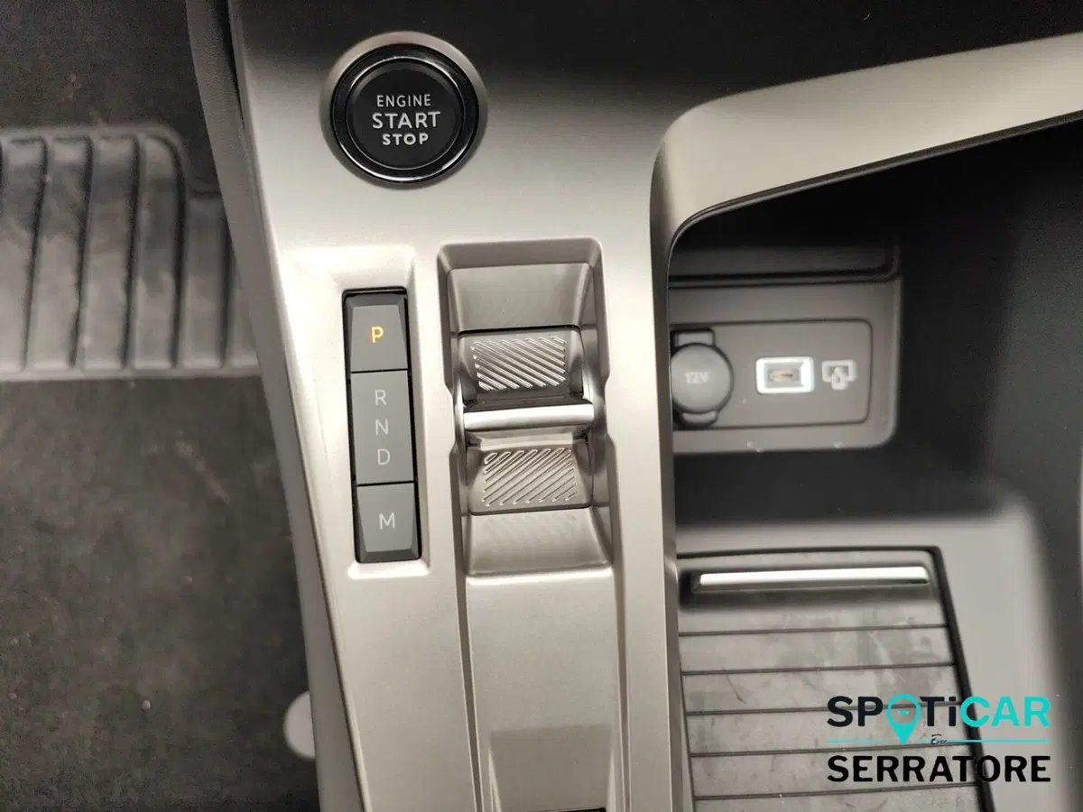 Peugeot 408 nuova a Como (17)
