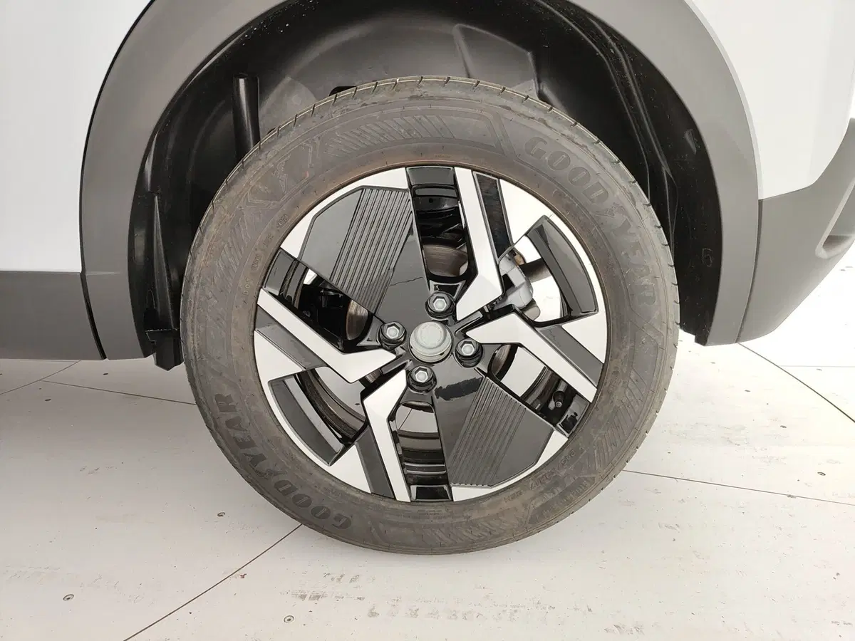 Peugeot 2008 nuova a Caserta (11)