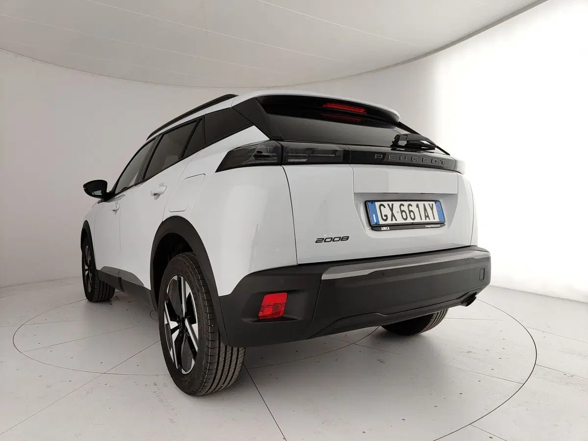 Peugeot 2008 nuova a Caserta (9)