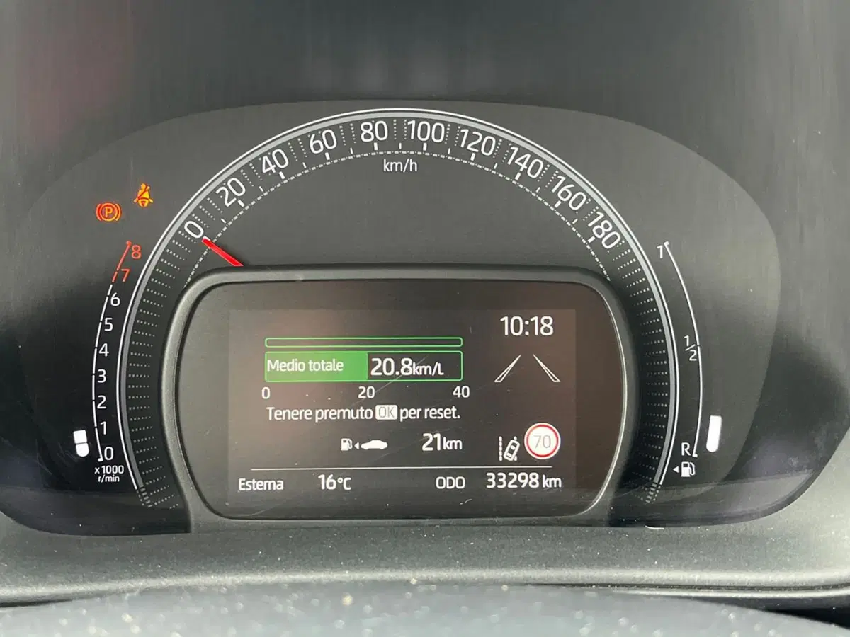 Toyota Aygo X usata a Catania (9)
